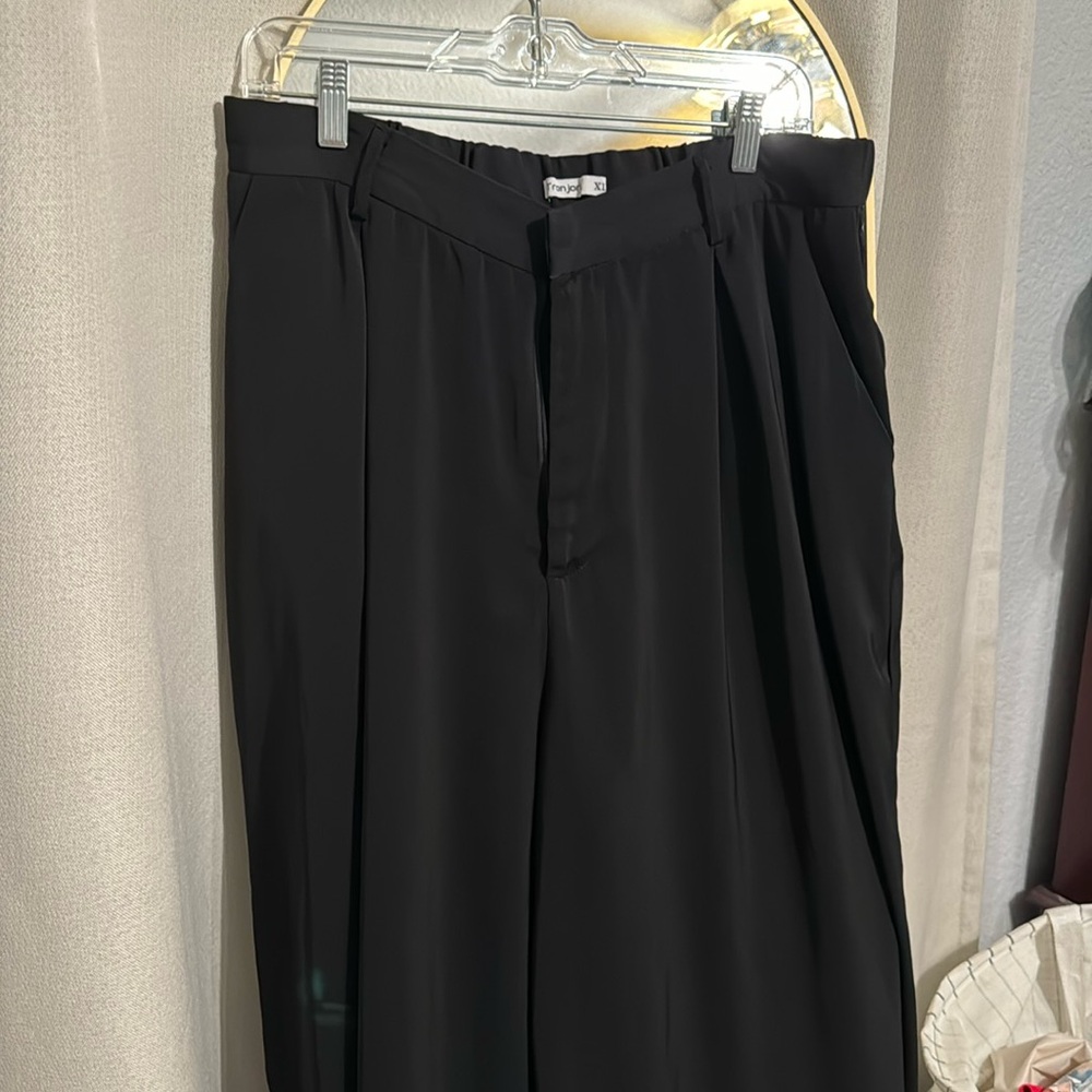 Wide leg trousers